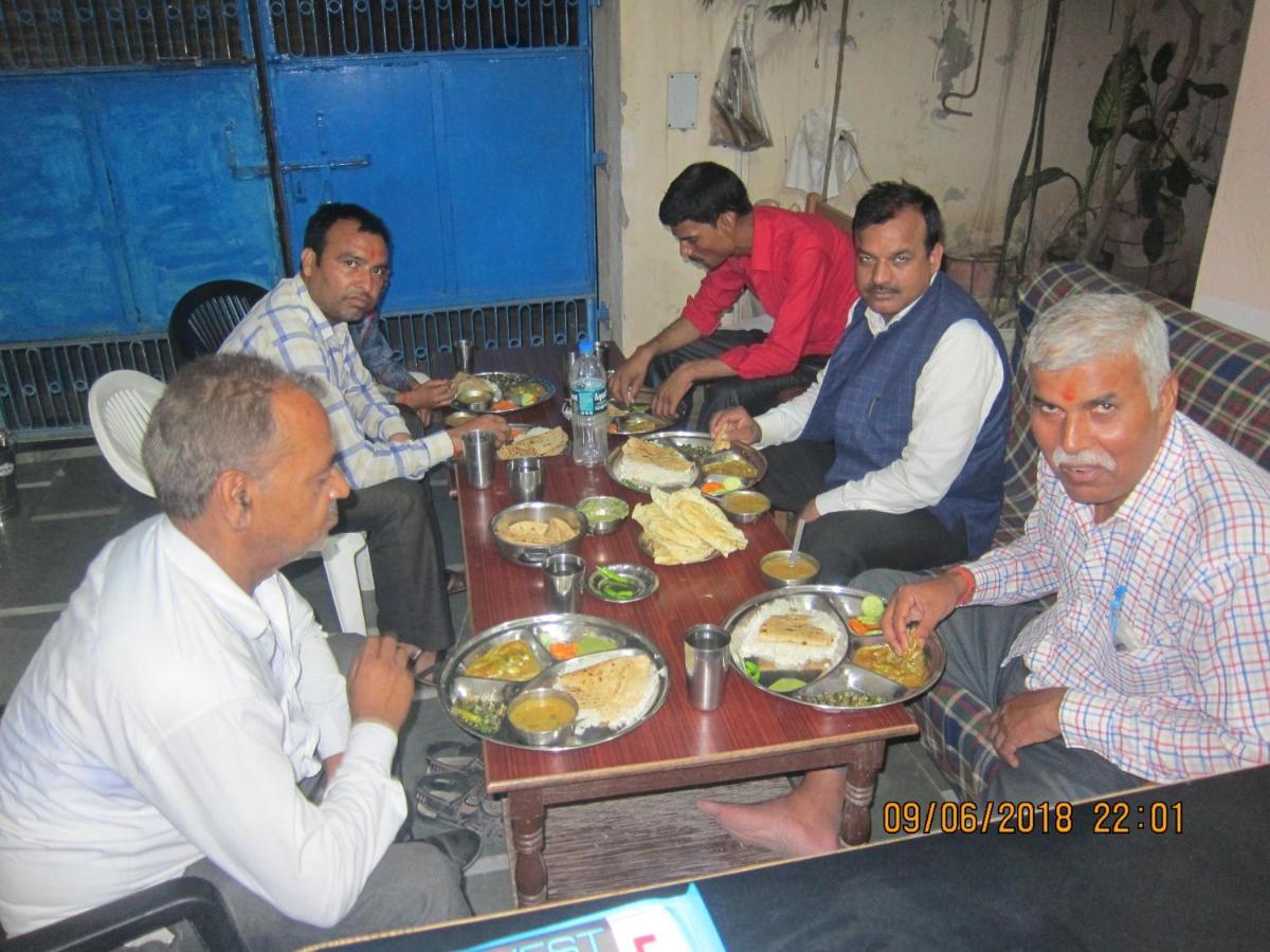 Kedar Guest House -Feel At Home Benares Buitenkant foto